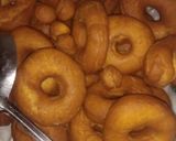 A picture of step 8 of Christmas doughnuts.