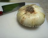 A picture of step 1 of Valdostana-Style Giarratana Onion Soup.