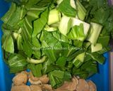 Foto langkah ke 1 dari resep Tumis Bakso Pakcoy.