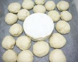 Foto del paso 5 de la receta: Panecillos de Yogur y Miel con Camembert
