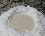 Foto del paso 3 de la receta: Pizza (SIN HORNO) fácil y tentadora!