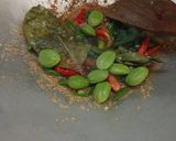 Foto langkah ke 2 dari resep Jangan Lombok Petai.
