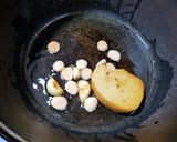 Foto del paso 1 de la receta Patatas con majado de almendras {receta vegana}