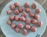 Une image de l'étape 1 de Boulettes de Veau aux Champignons, Citron Vert et Estragon.
