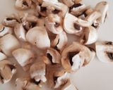 A picture of step 1 of Chilli Mushrooms & Bell Peppers 😁.