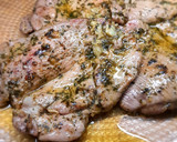 Foto del paso 5 de la receta: Contramuslo de pavo en adobo casero