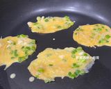 A picture of step 7 of Egg and Vermicelli Dumlette.