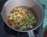 Foto langkah ke 4 dari resep 52. Sup Ayam Sawi Wortel.