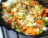 Foto del paso 2 de la receta: Tarta de tortilla de verduras