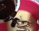 Foto langkah ke 3 dari resep Shiny Crust Brownies.