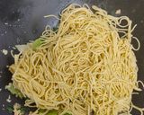 Foto langkah ke 4 dari resep Mie Goreng Jawa.