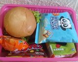 Foto langkah ke 4 dari resep Bekal Anak Burger Mini.