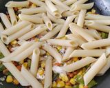 A picture of step 6 of White Sauce Penne Pasta.