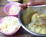 A picture of step 1 of Potato Pocket Pizza.