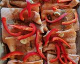 Foto del paso 3 de la receta: Salmón Napolitano al horno con salsa de camarón