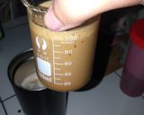 Foto langkah ke 2 dari resep Kopi simpel rumahan.