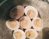 Foto del paso 3 de la receta: Huevos rellenos de salmón ahumado