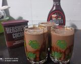 A picture of step 3 of Chochlate milkshake.
