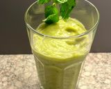 Φωτογραφία βήματος 1 της συνταγής Smoothie με αβοκάντο, μανταρίνι, μπανάνα, χουρμάδες, φράουλες & μέντα 💛🩷💚🩷💛