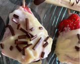 Foto del paso 4 de la receta: Fresas rellenas bañadas en chocolate