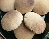 A picture of step 5 of Mix Flour Baked Cookies.