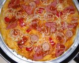 Foto langkah ke 7 dari resep Pizza Teflon Homemade Enak Banget.