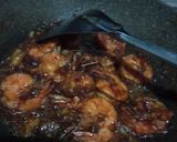 Foto langkah ke 4 dari resep Udang goreng mentega.