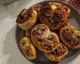 عکس مرحله 8 از دستور شیرینی رول سیب و گردو 🍎🥨