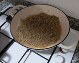 Foto del paso 2 de la receta: Cazuela de calamares con col y garbanzos estofados