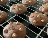 A picture of step 16 of Chocolate Chip Mochi Cookies.