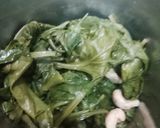 A picture of step 3 of Lahsuni Palak Paneer.