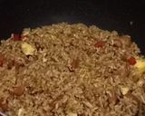 Foto langkah ke 5 dari resep Nasi Goreng Sosis Kornet.