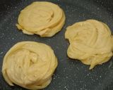 Foto langkah ke 8 dari resep Roti Maryam Topping Kental Manis Dan Meises.