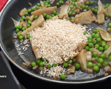 Foto del paso 5 de la receta: Arroz integral de verduras y langostinos