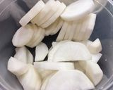 รูปขั้นตอนการทำที่ 1 ของ หม้อไฟแกงส้มกุ้งไข่เจียววุ้นเส้น