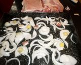Foto del paso 3 de la receta: PECHITO DE CERDO TIERNIZADO AL VINO BLANCO CON DISCOS DE BATATA