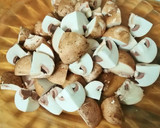 Foto del paso 2 de la receta: Filetes de pechuga de pollo a la crema de champiñones