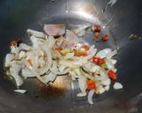 Foto langkah ke 2 dari resep #64 Tumis Kol Kuah Pentol.