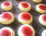 Foto del paso 14 de la receta: Ojitos de buey o pepas de jalea de frutilla casera