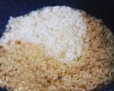 Foto del passaggio 2 della ricetta Pollo caramellato e riso all'aglio