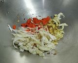 Foto langkah ke 3 dari resep Mie Goreng Bumbu Sambal Hitam Madura.