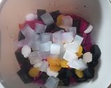 Foto langkah ke 2 dari resep Es Buah Naga Jelly.