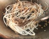 A picture of step 2 of Easy Pad Thai with Shrimp.