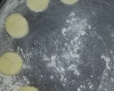 Foto del paso 6 de la receta: Alfajores de maizena con y sin color