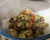 Broccoli Carrot Mushroom Salad with Halloumi Cheese recipe step 4 photo