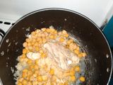 ممو في حجر امو