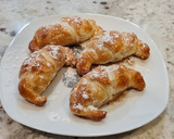 Foto del paso 5 de la receta: Mini croissant de chocolate