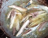 Foto langkah ke 2 dari resep Tumis pindang tongkol.