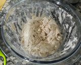 Foto del paso 1 de la receta: Pan sin amasar (no knead bread) cocinado en el horno en cacerola de hierro