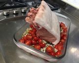 Une image de l'étape 8 de Carré de porc mariné rôti au four & tomates cerises.